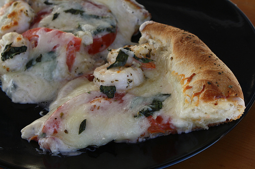 shrimp_alfredo_pizza_1