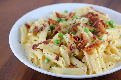 bacon_and_pea_mac_and_cheese_1