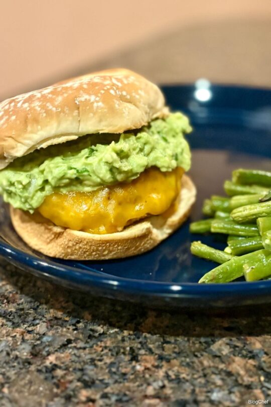 Guacamole chicken burgers