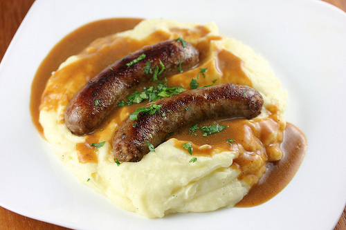 https://blogchef.net/wp-content/uploads/2017/02/bangers_and_mash_1.jpg