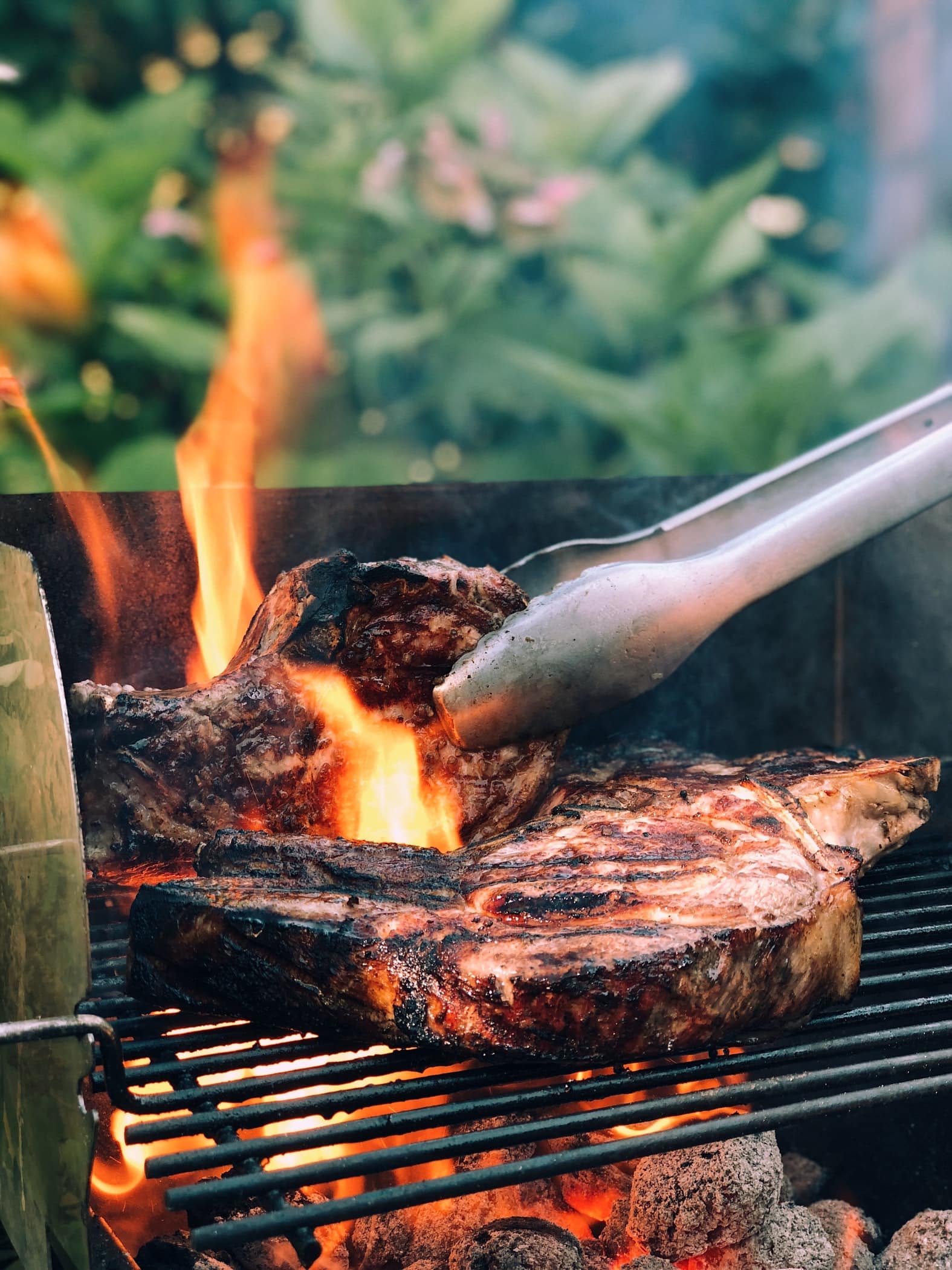 How to Cook Steak on the Stove and Oven