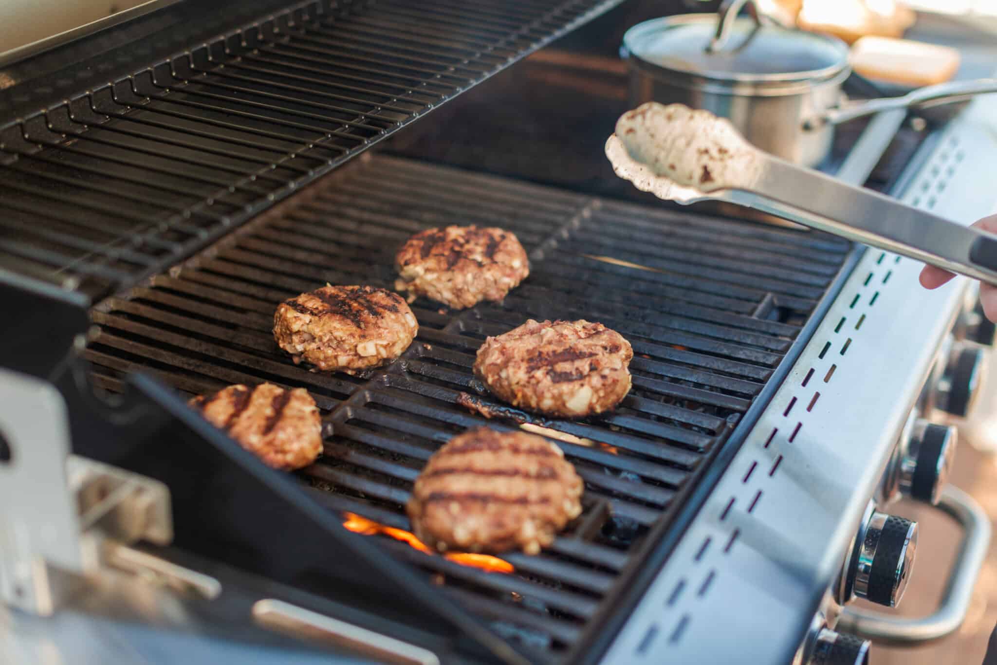 How to Cook Burgers on Gas Grill