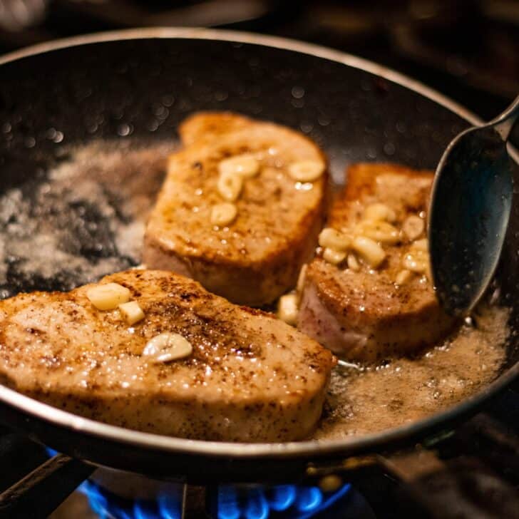 How to Cook Thin Boneless Pork Chops on the Stove