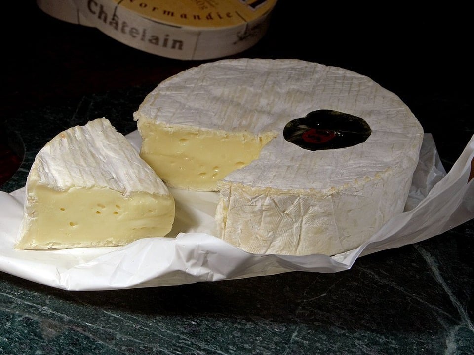 What Does Fontina Cheese Taste Like? - BlogChef