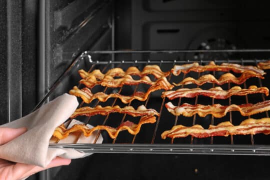 How To Cook Thick-Cut Bacon In The Oven (5)