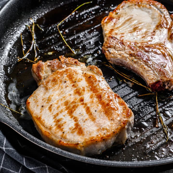 How to Cook Thin Pork Chops on the Stove
