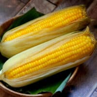 How to Cook an Ear of Corn in the Microwave