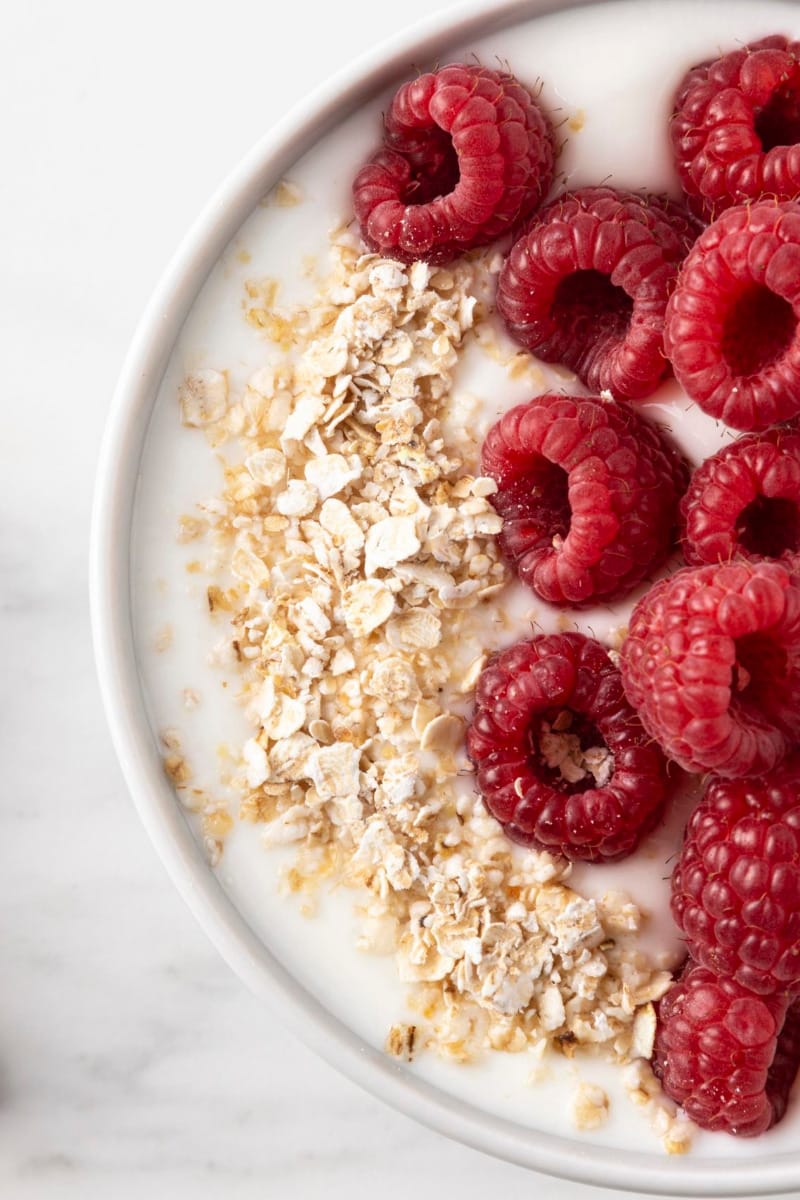 Muesli with raspberries.