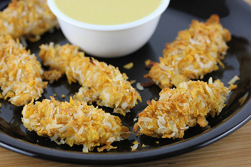 Coconut chicken tenders with dipping sauce