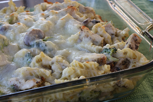 Creamy chicken alfredo casserole with broccoli and mushrooms