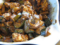 Mushroom chicken stir fry in sauce