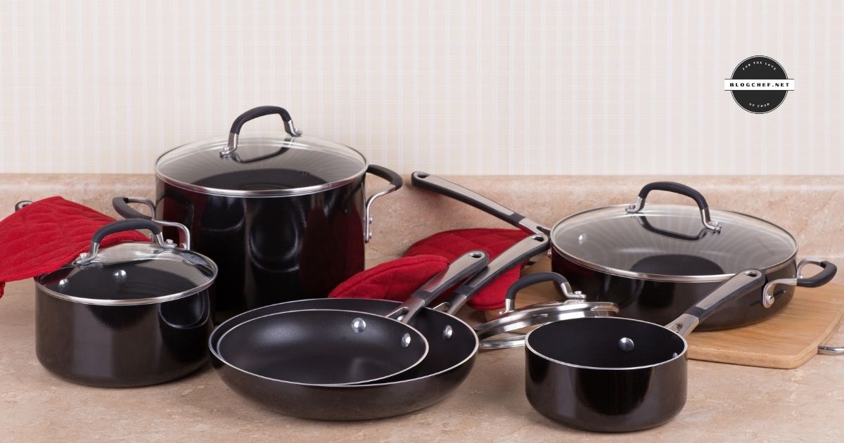 Set of kitchen pans and lids